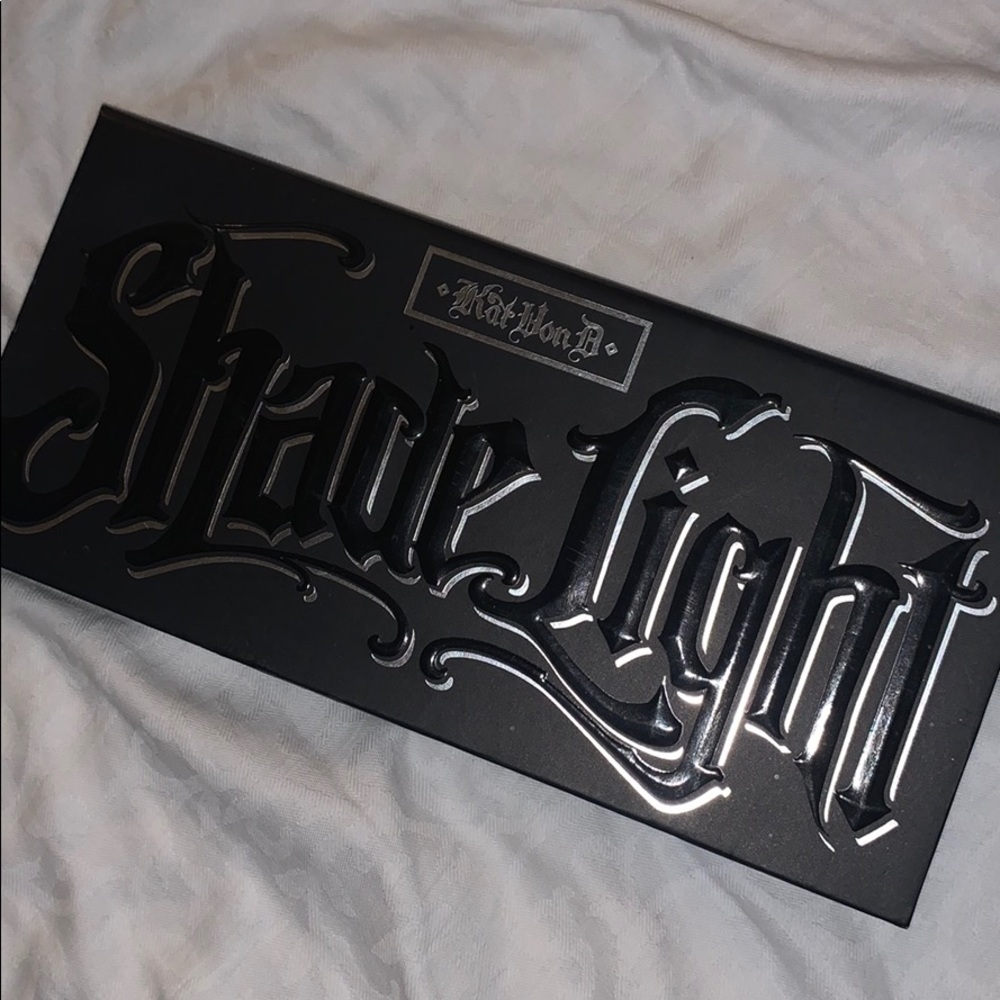 Kat Von D Shade + Light Contour Palette
